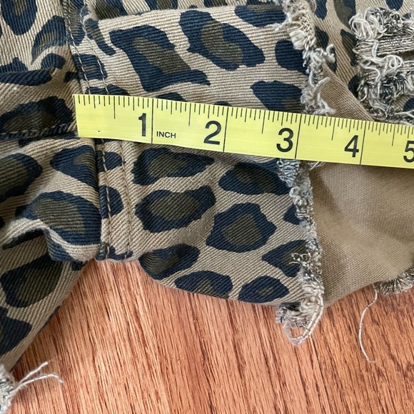 Fray Hem Cheetah Jogger Shorts Size Small w Drawstring & Distressed. - Picture 9 of 11